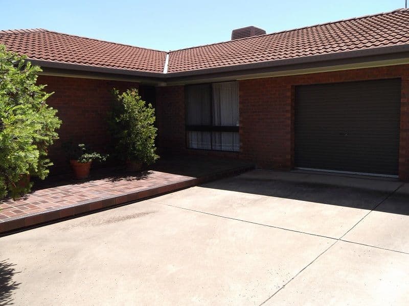 6 Narang Place, COWRA NSW 2794, Cowra - Thumbnail 2