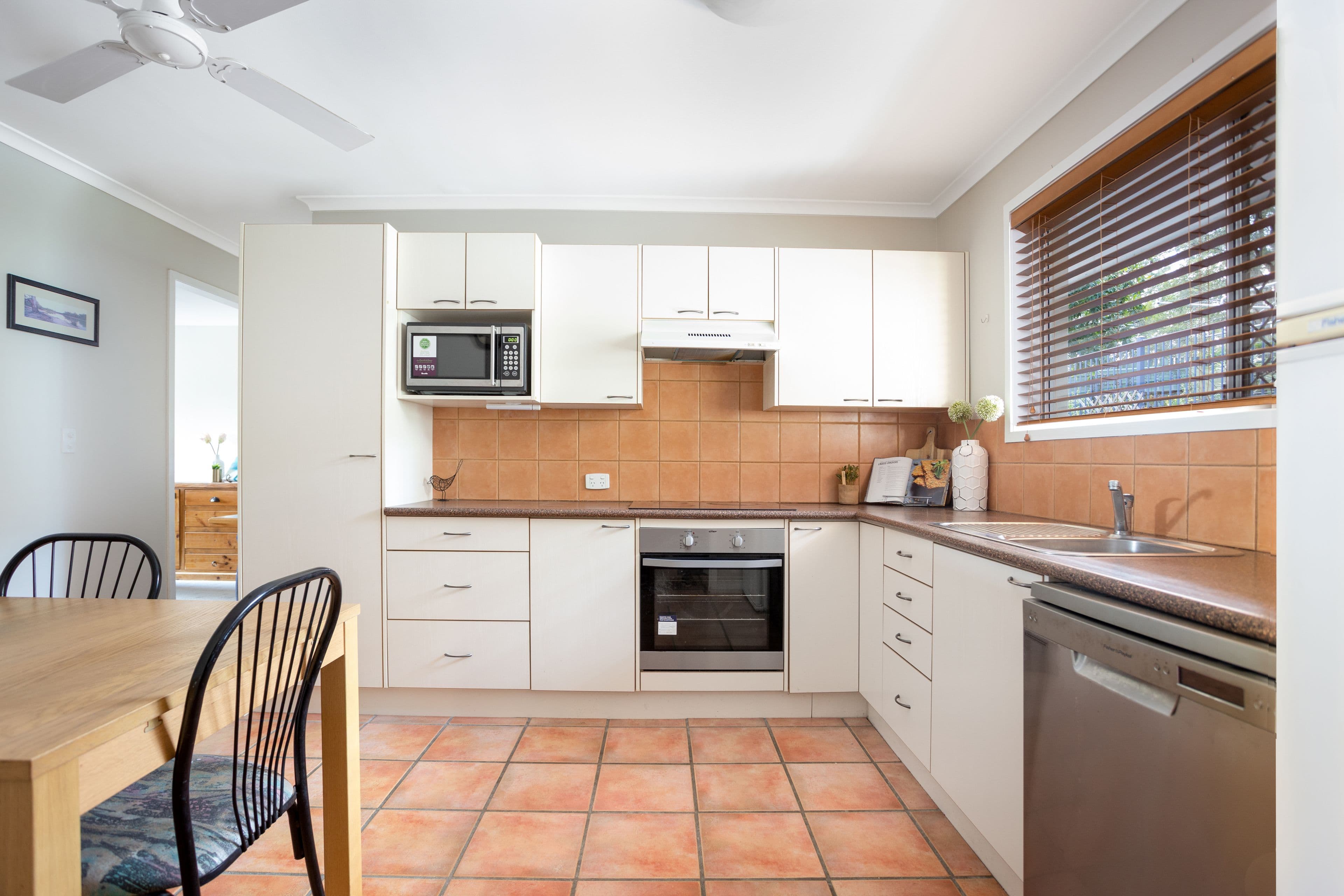 7 Folkstone Avenue, Albany Creek QLD 4035, Albany Creek - Thumbnail 4
