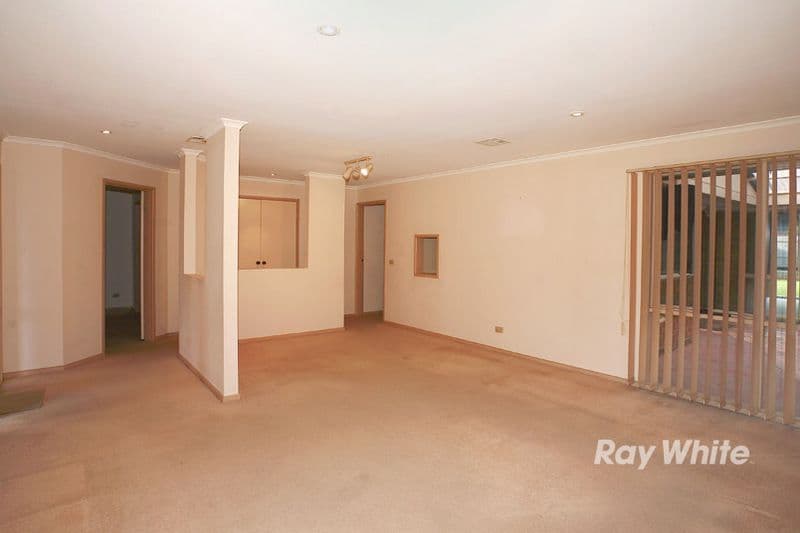 16 Horsfield Street, CRANBOURNE NORTH VIC 3977, Cranbourne North - Thumbnail 3