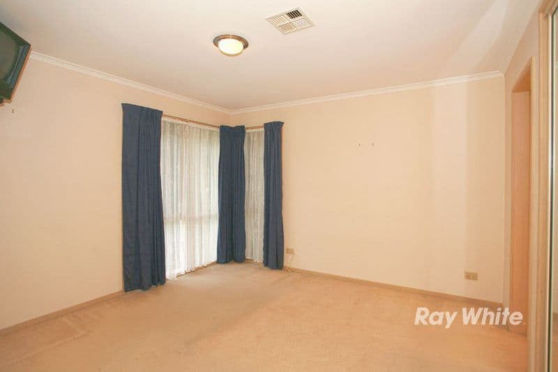 16 Horsfield Street, CRANBOURNE NORTH VIC 3977, Cranbourne North - Thumbnail 7