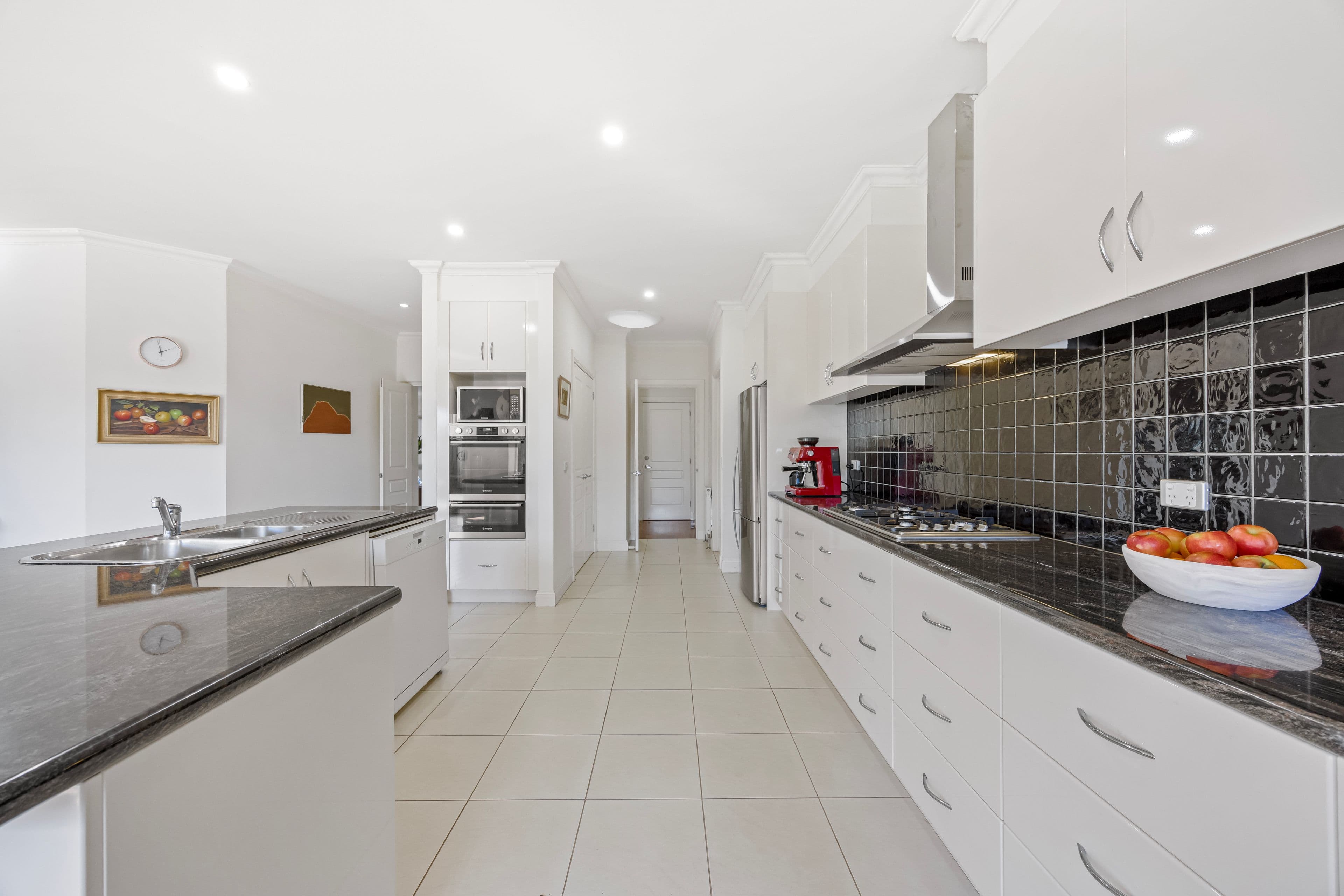 32 St Chester Avenue, Lake Gardens VIC 3355, Lake Gardens - Thumbnail 5