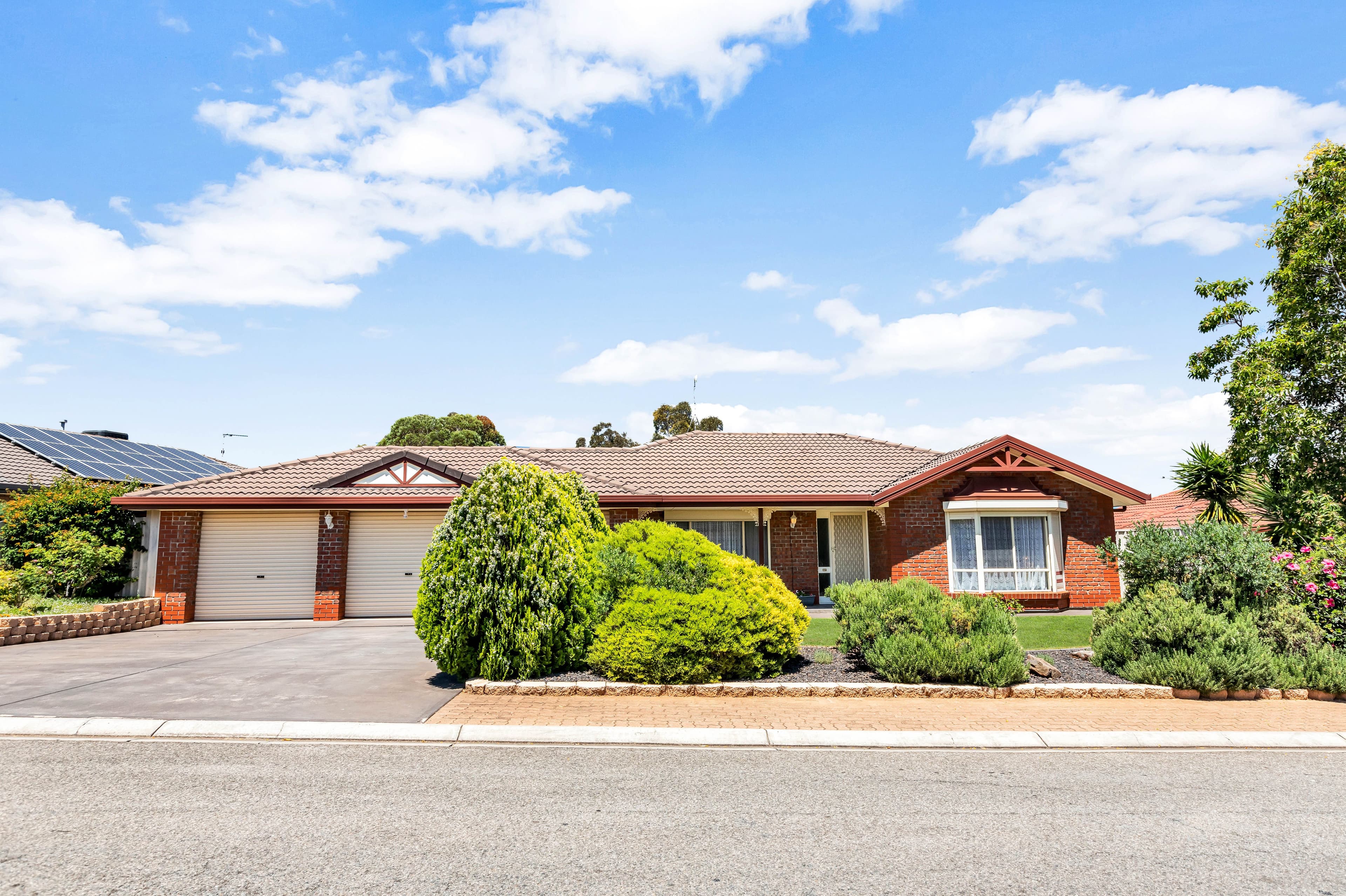 42 Zurich Road, Craigmore SA 5114, Craigmore - Image 1