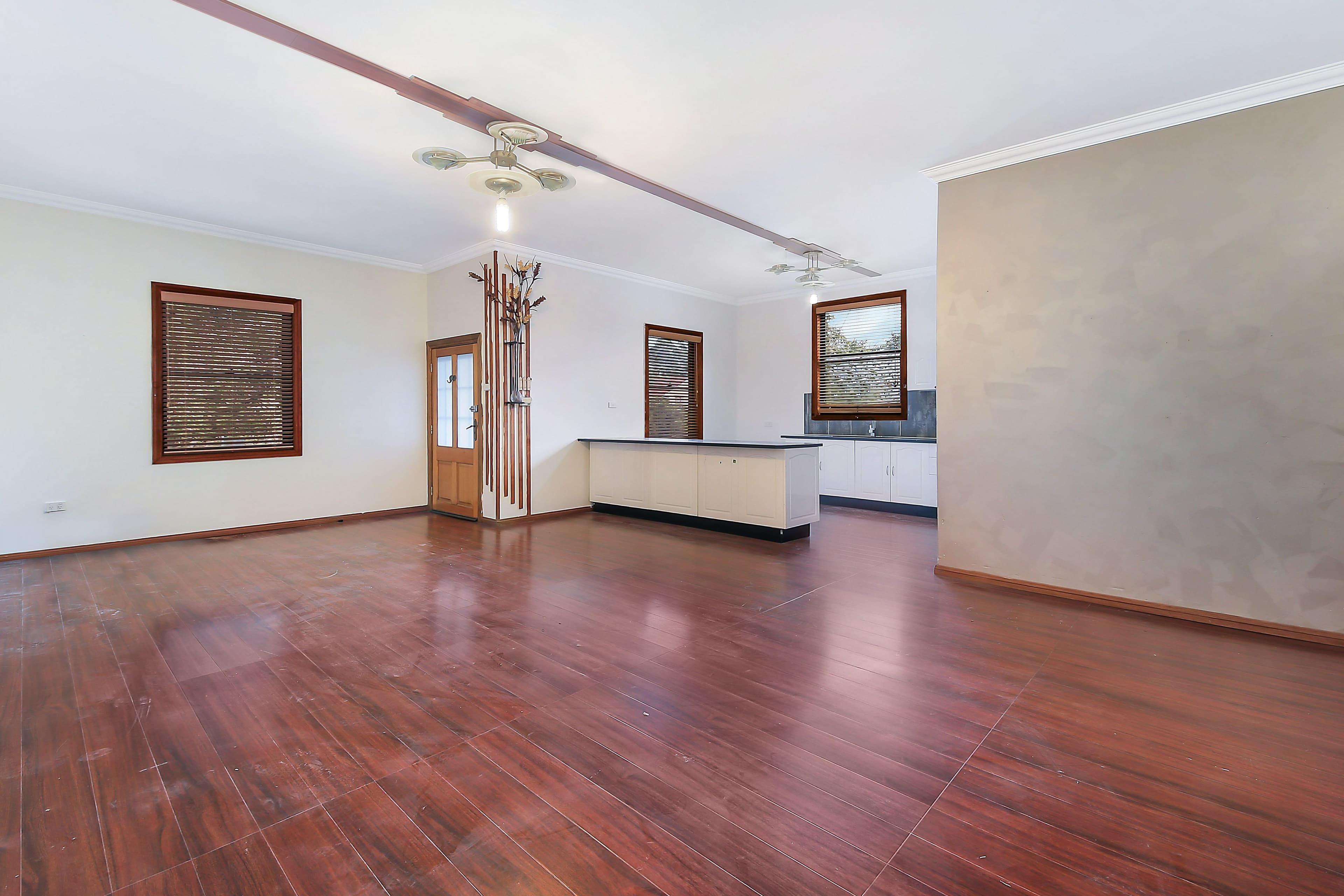185 Greenacre Road, Bankstown - Thumbnail 2