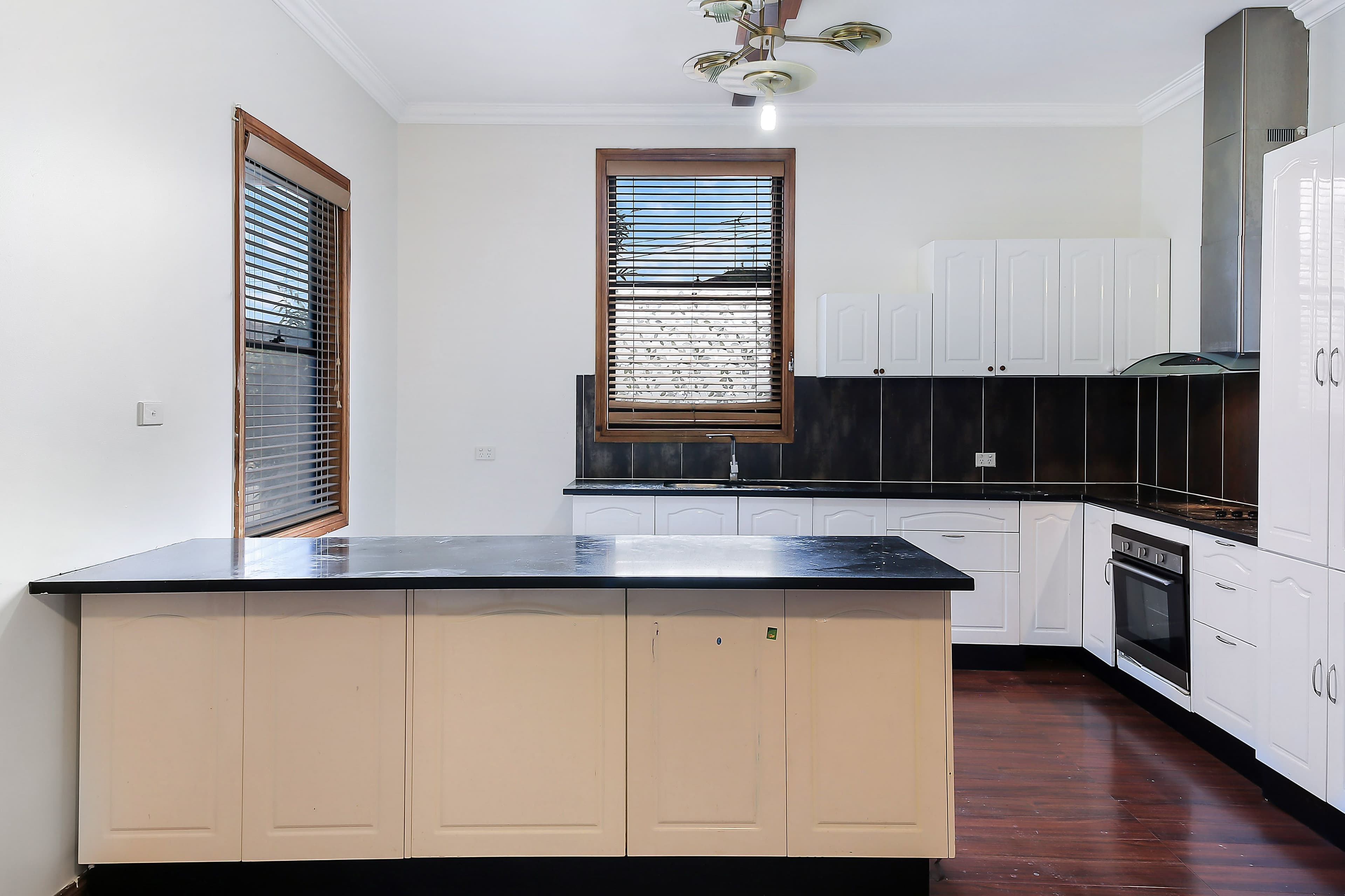 185 Greenacre Road, Bankstown - Thumbnail 3