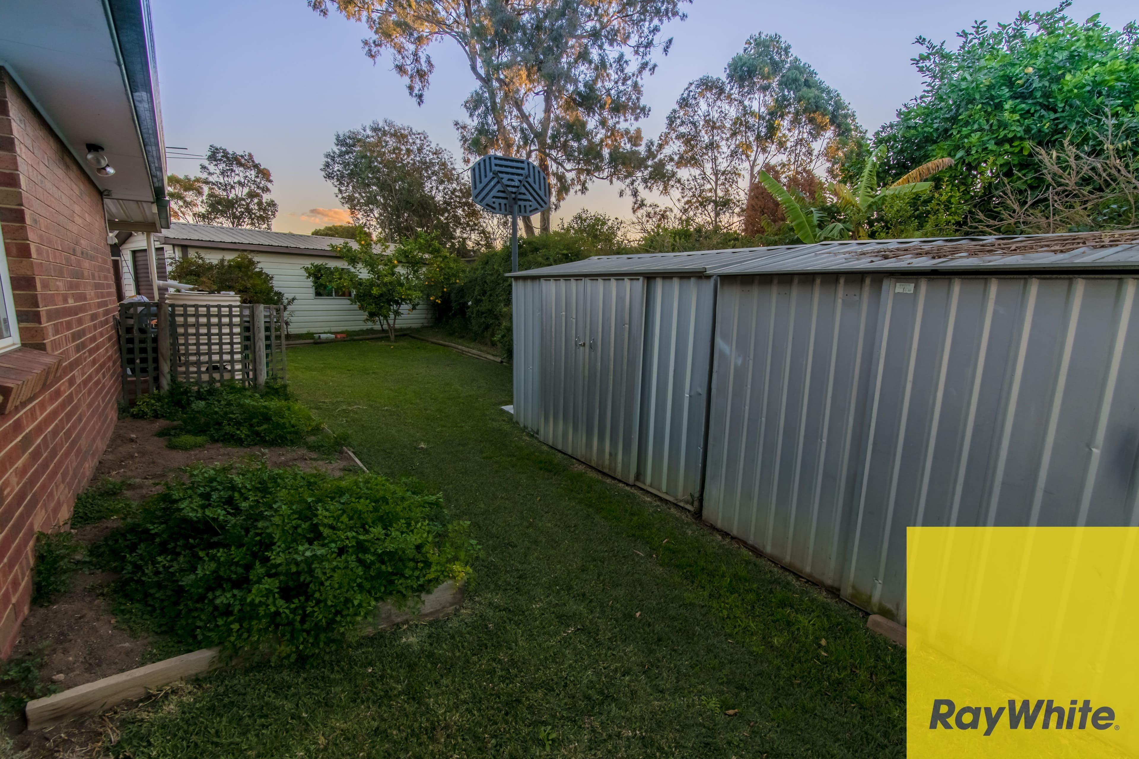 2 Pam Green Place, Doonside - Thumbnail 7