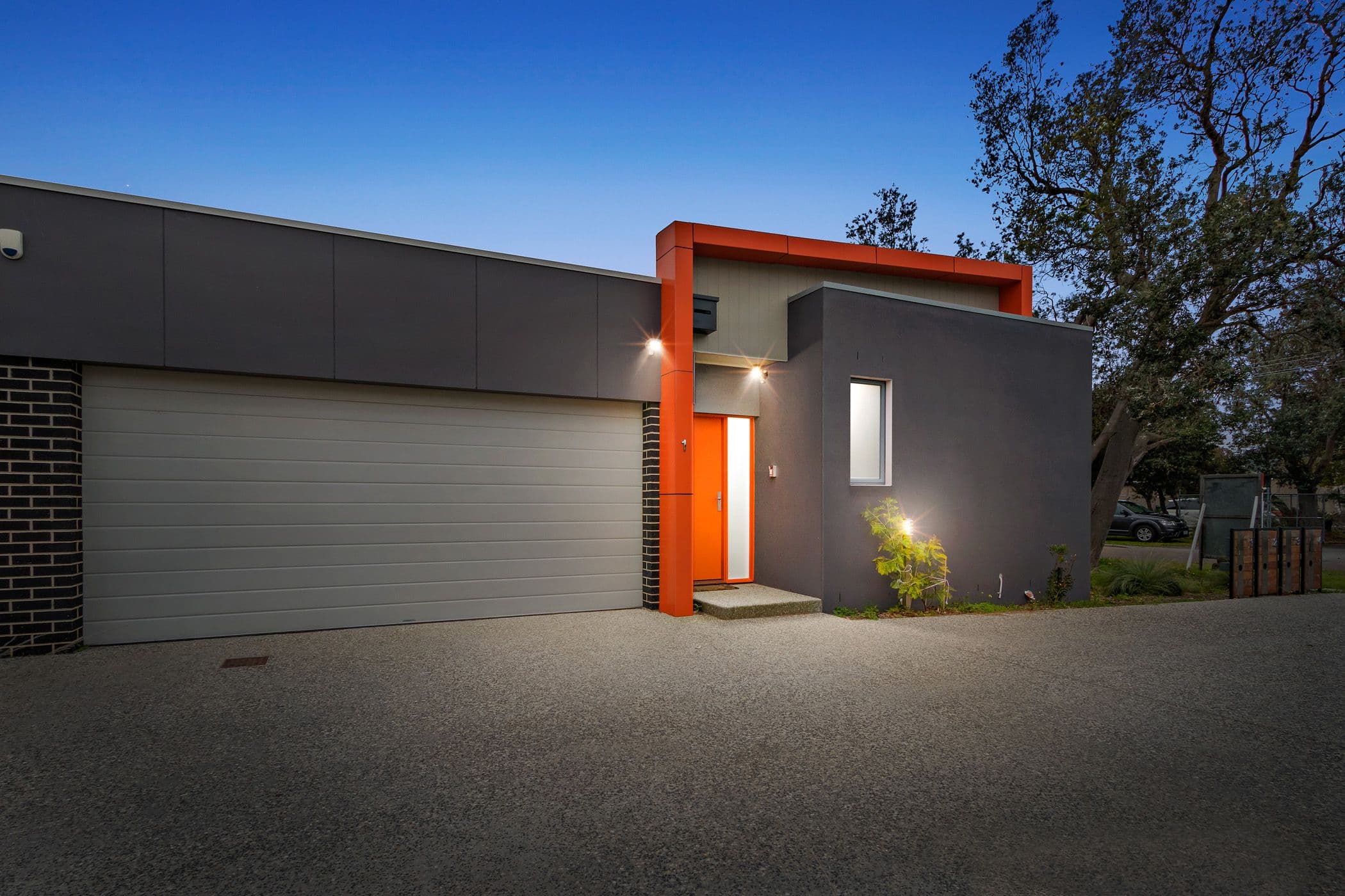 18 Leon Avenue, Rosebud VIC 3939, Rosebud - Thumbnail 2