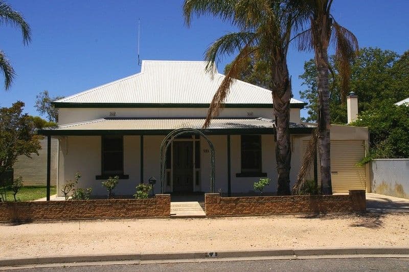 54 Thirteenth Street, RENMARK SA 5341, Renmark - Image 1