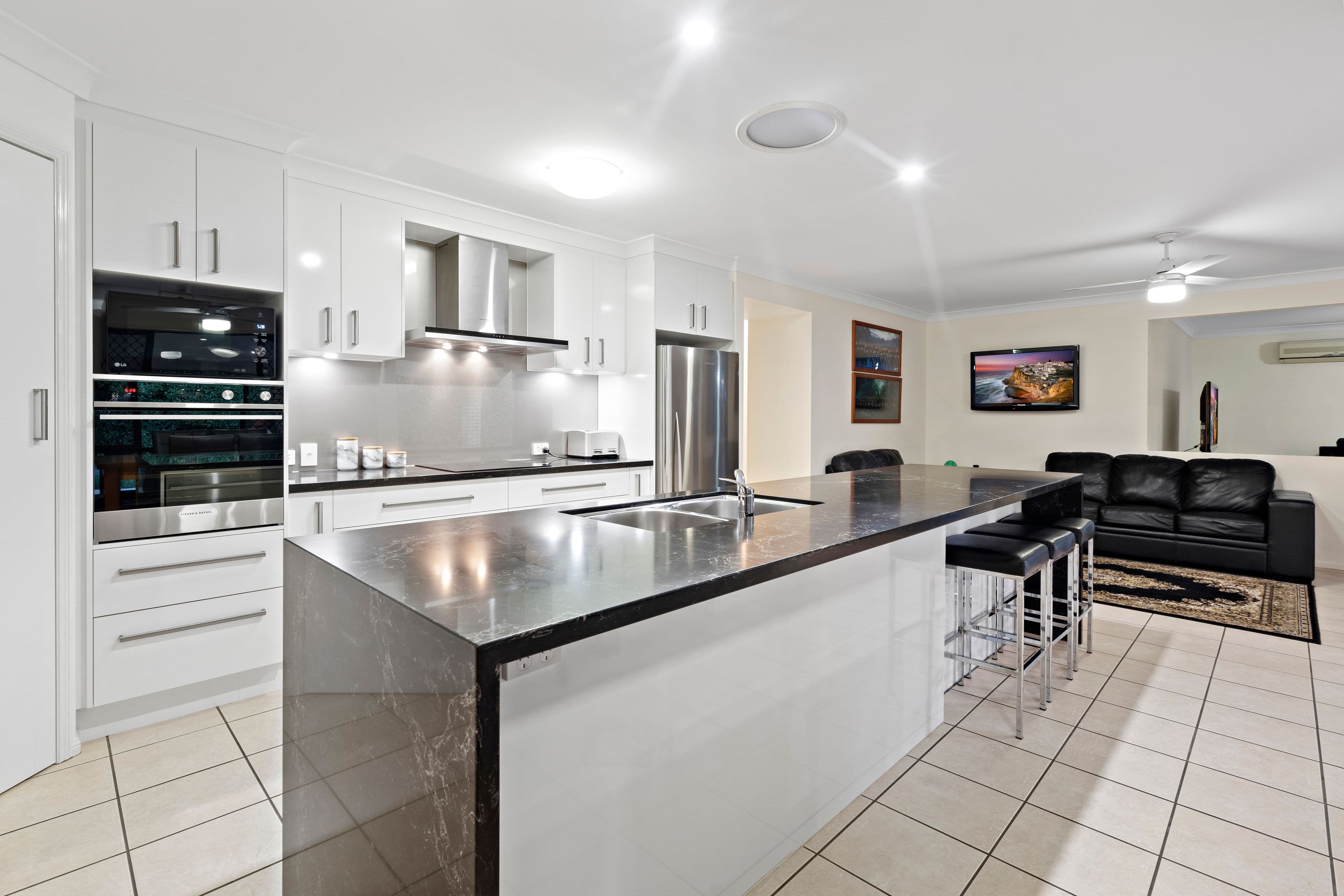 7 Hartz Court, Parkinson QLD 4115, Parkinson - Image 1