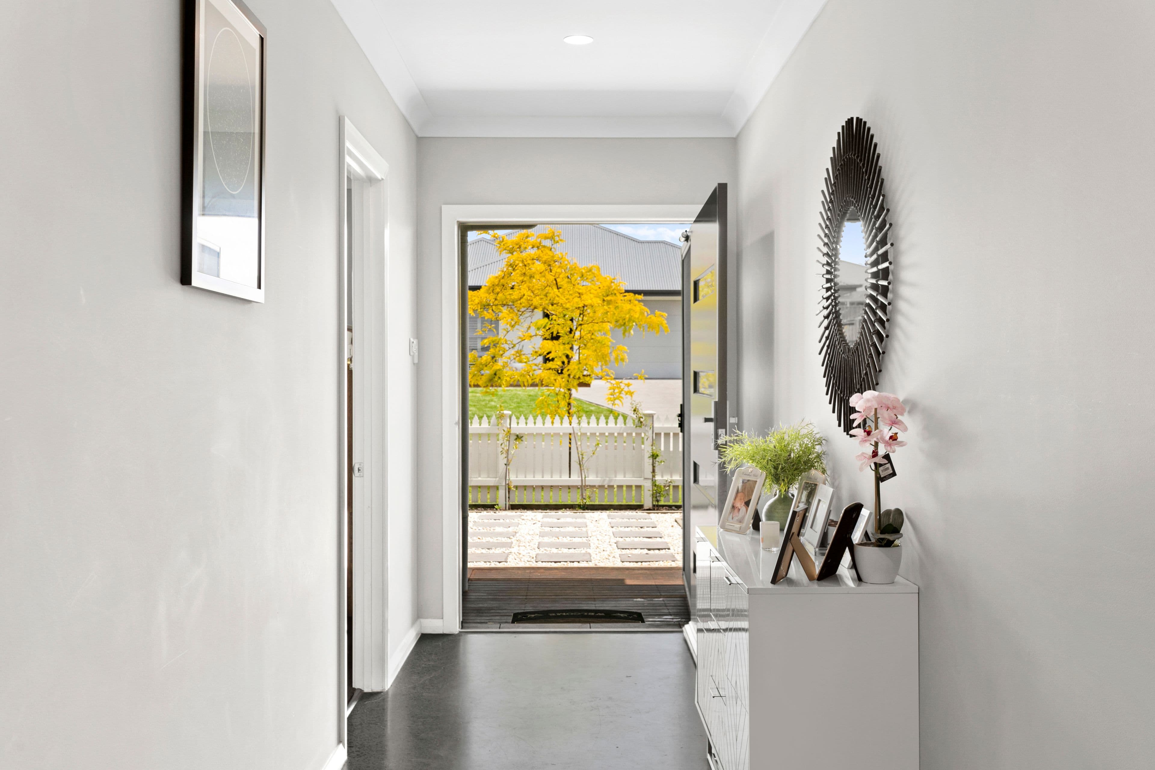 9 Allen Avenue, RENWICK NSW 2575, Renwick - Thumbnail 2