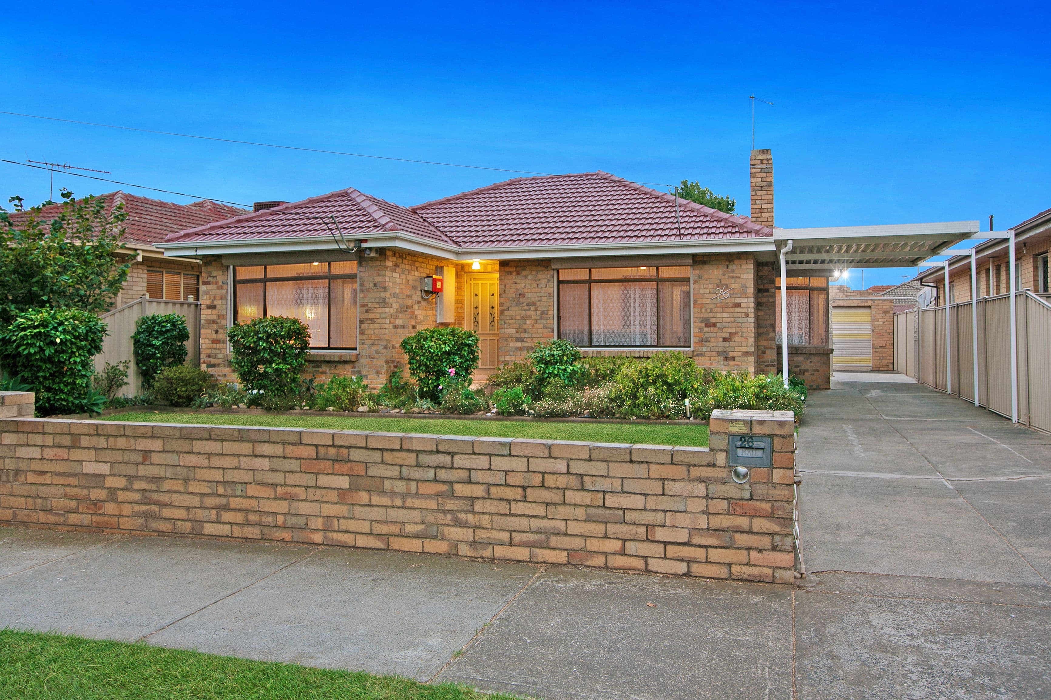 26 Burbank Drive, Reservoir VIC 3073, Reservoir - Thumbnail 2