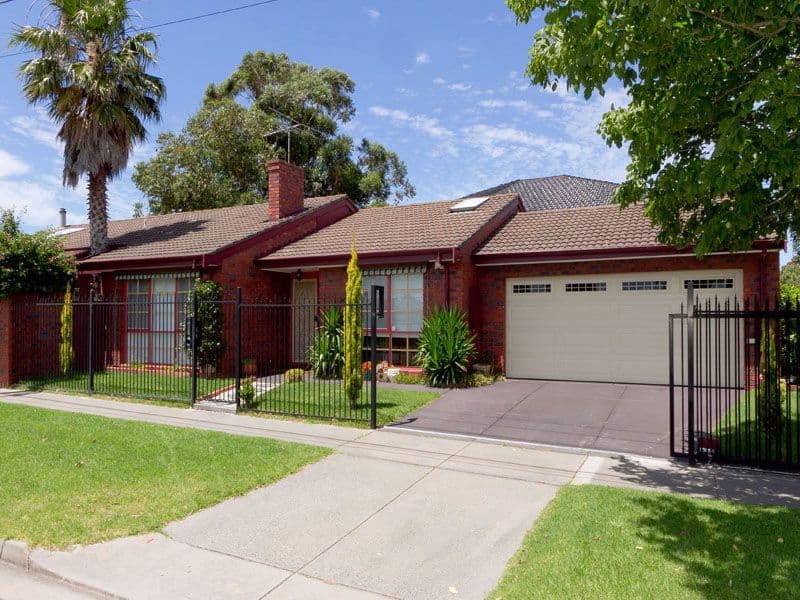 1 Dorrington Court, DINGLEY VILLAGE VIC 3172, Dingley Village - Thumbnail 2