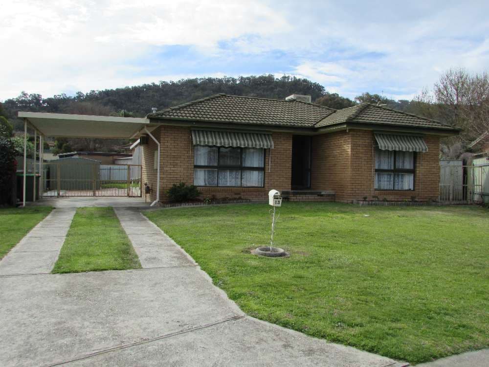 13 Curringa Place, Springdale Heights - Image 1