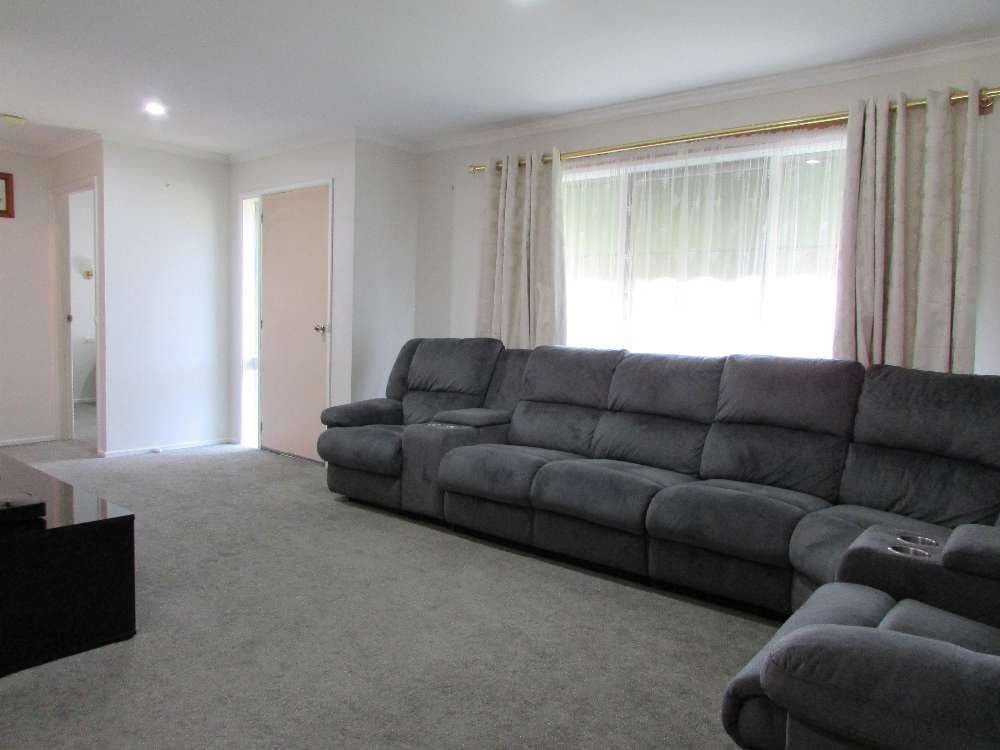 13 Curringa Place, Springdale Heights - Thumbnail 4