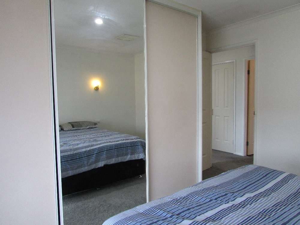 13 Curringa Place, Springdale Heights - Thumbnail 8