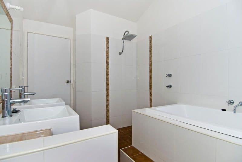 201  Acanthus Avenue, BURLEIGH WATERS QLD 4220, Burleigh Waters - Thumbnail 4