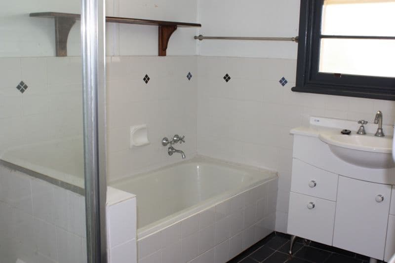 32 Steel Street, Corowa NSW 2646, Corowa - Thumbnail 3