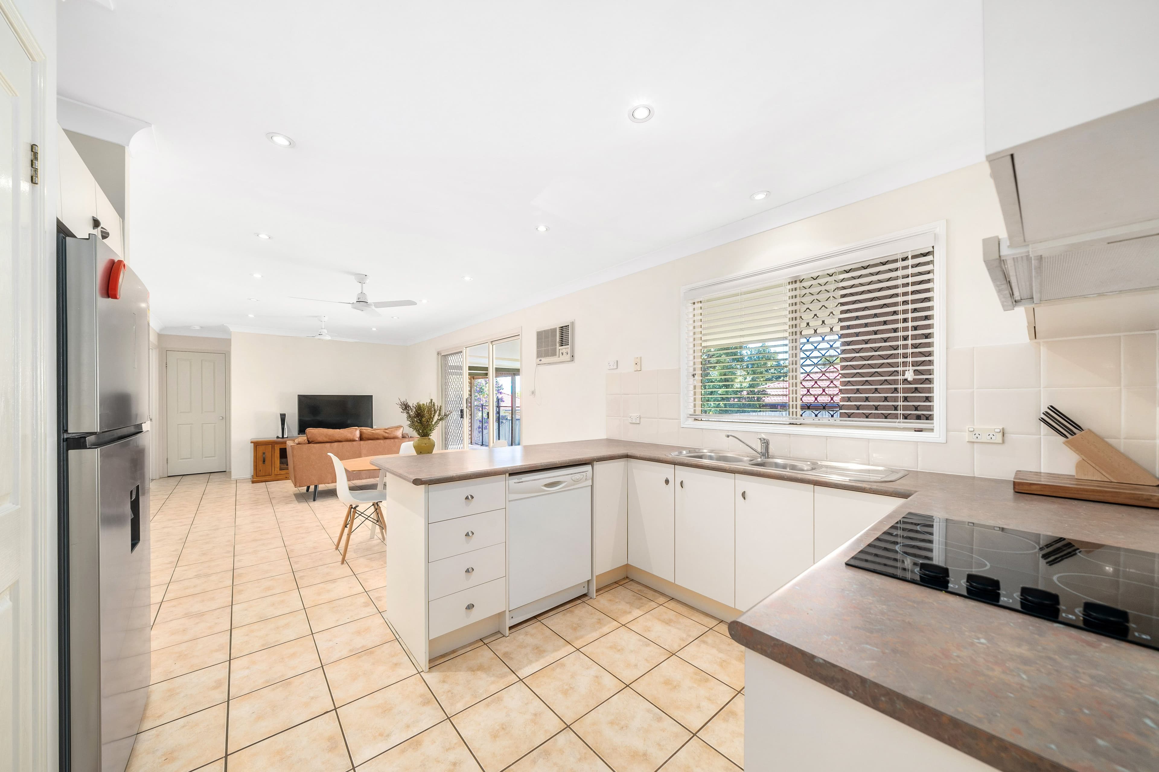 32 Raffindale Avenue, Dakabin QLD 4503, Dakabin - Thumbnail 5