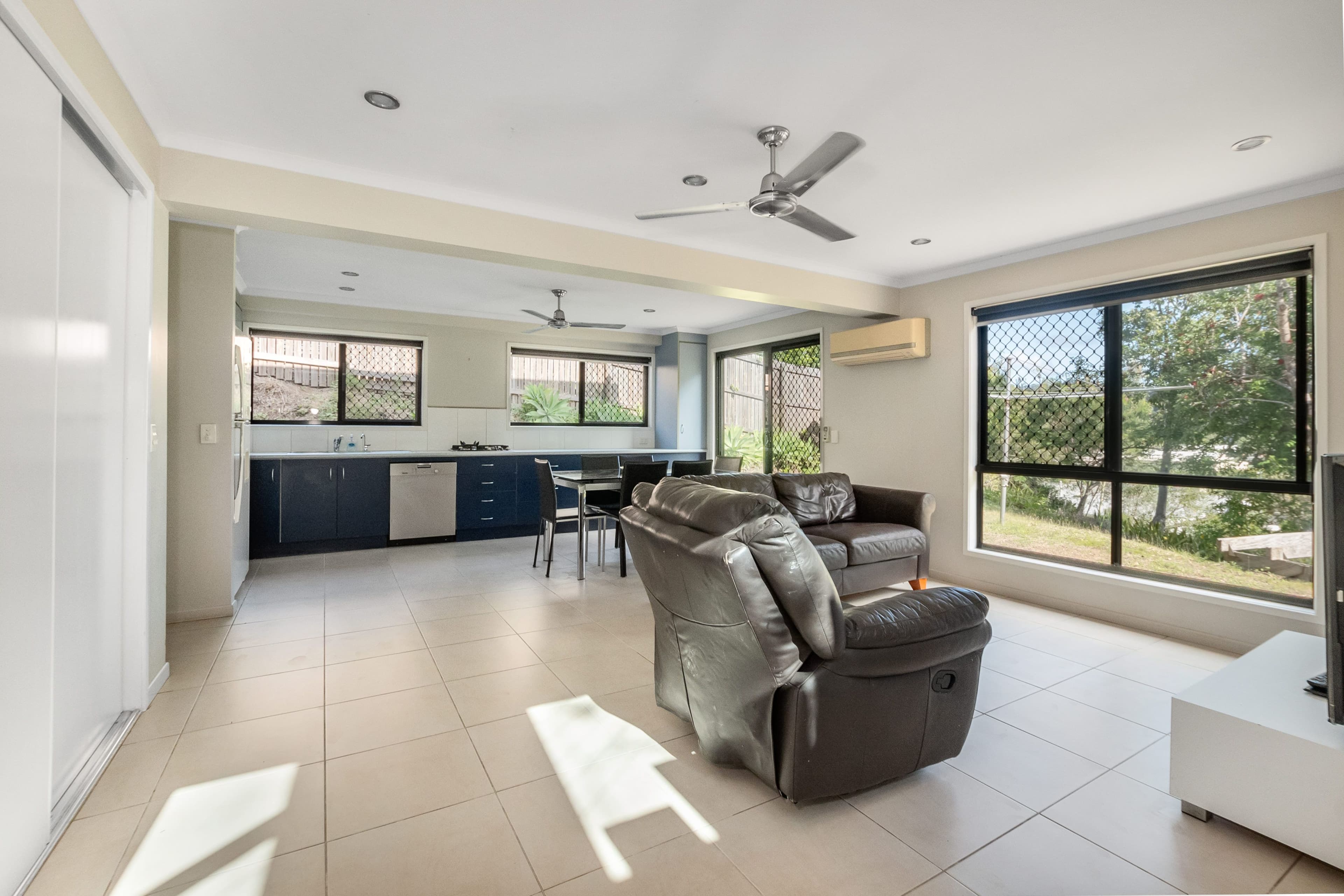 11 Hunter Street, West Gladstone QLD 4680, West Gladstone - Thumbnail 2