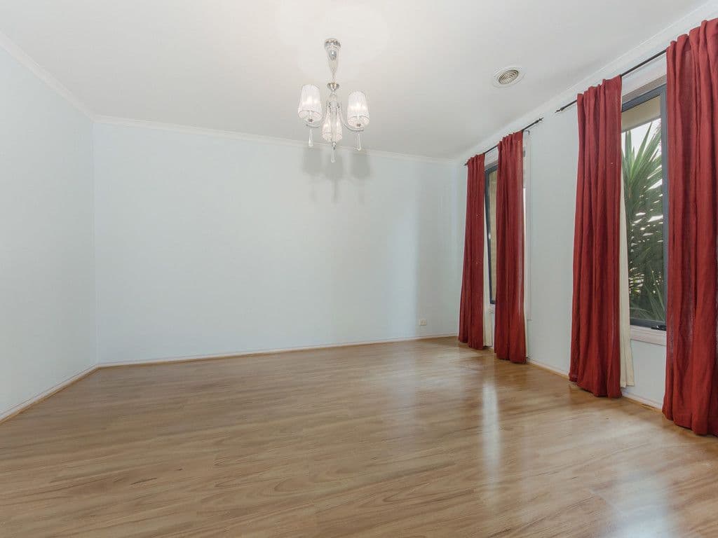 9 Cooks Way, Taylors Hill VIC 3037, Taylors Hill - Thumbnail 2