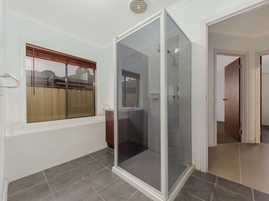 9 Cooks Way, Taylors Hill VIC 3037, Taylors Hill - Thumbnail 7