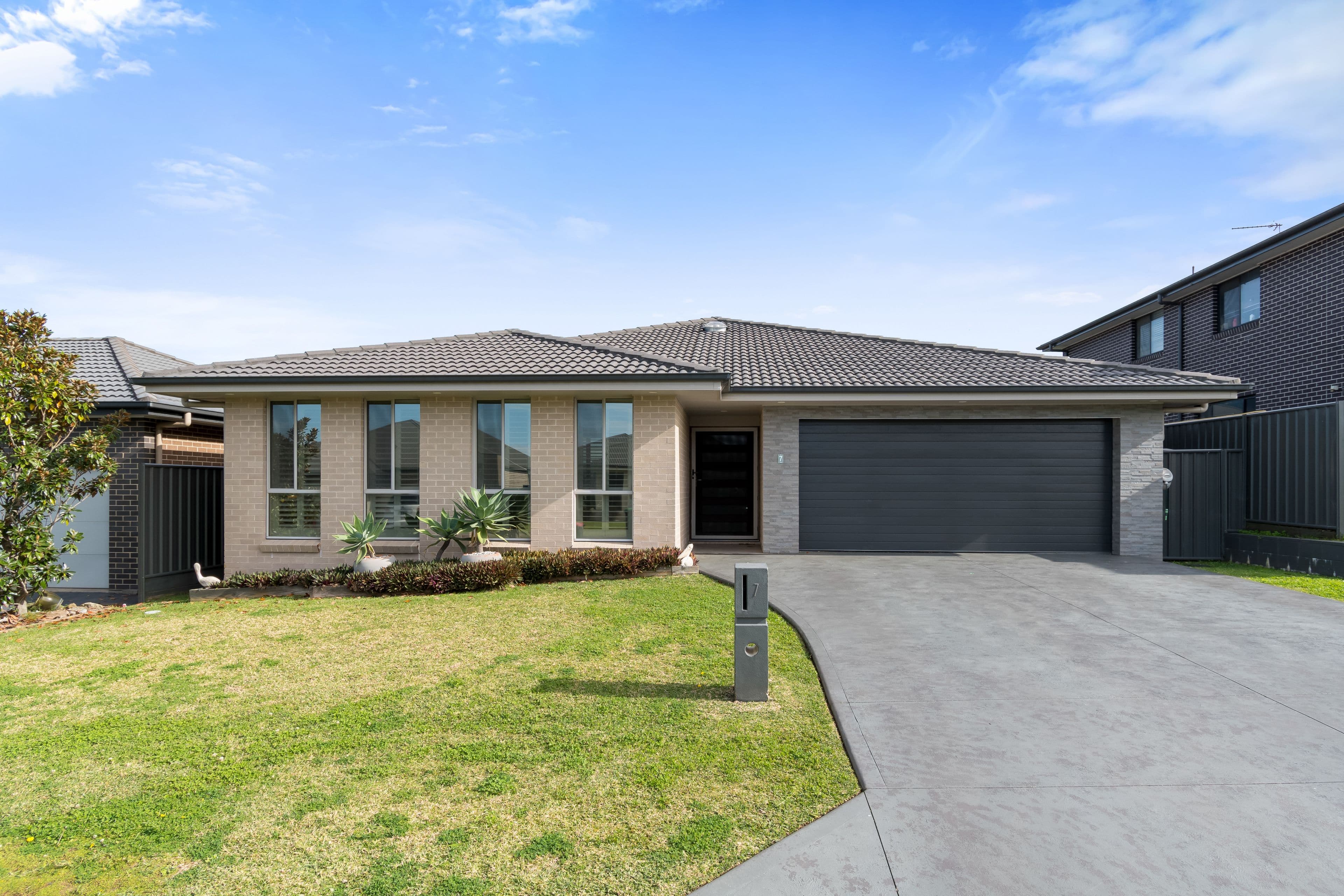 7 Polsson Street, Horsley NSW 2530, Horsley - Image 1