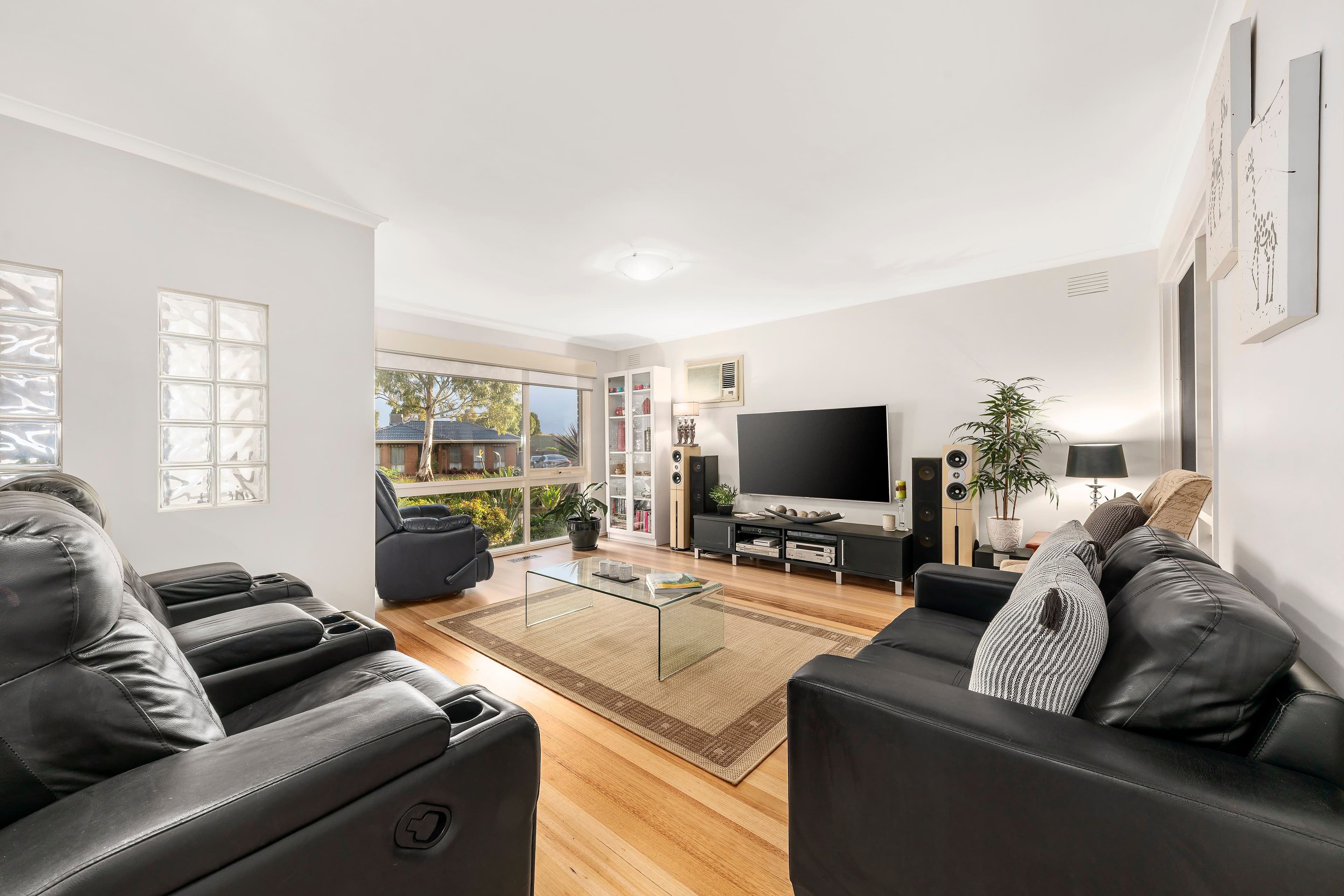 4 Kilborn Court, Mill Park VIC 3082, Mill Park - Thumbnail 2