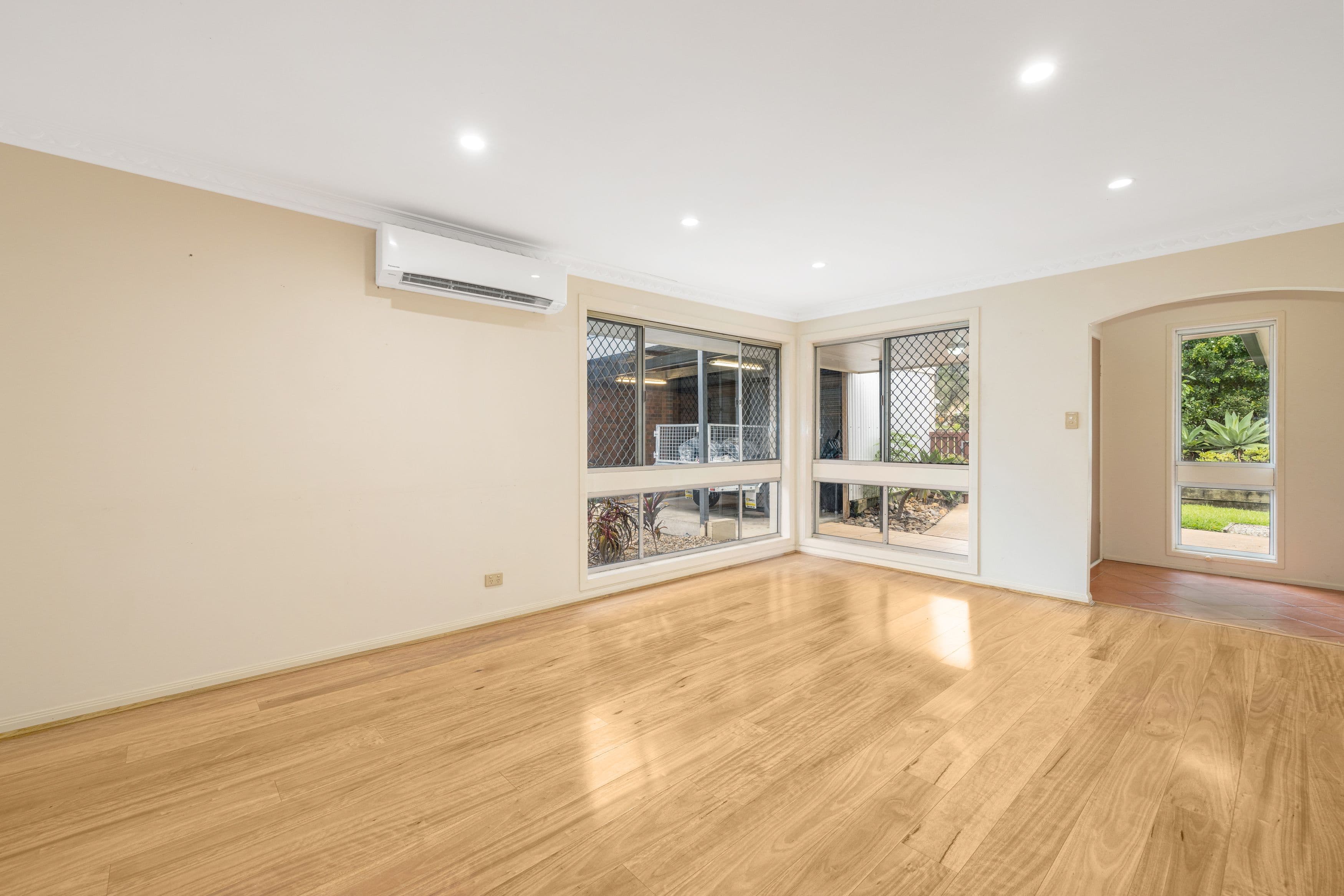 16 Amarna Street, Eight Mile Plains QLD 4113, Eight Mile Plains - Thumbnail 3