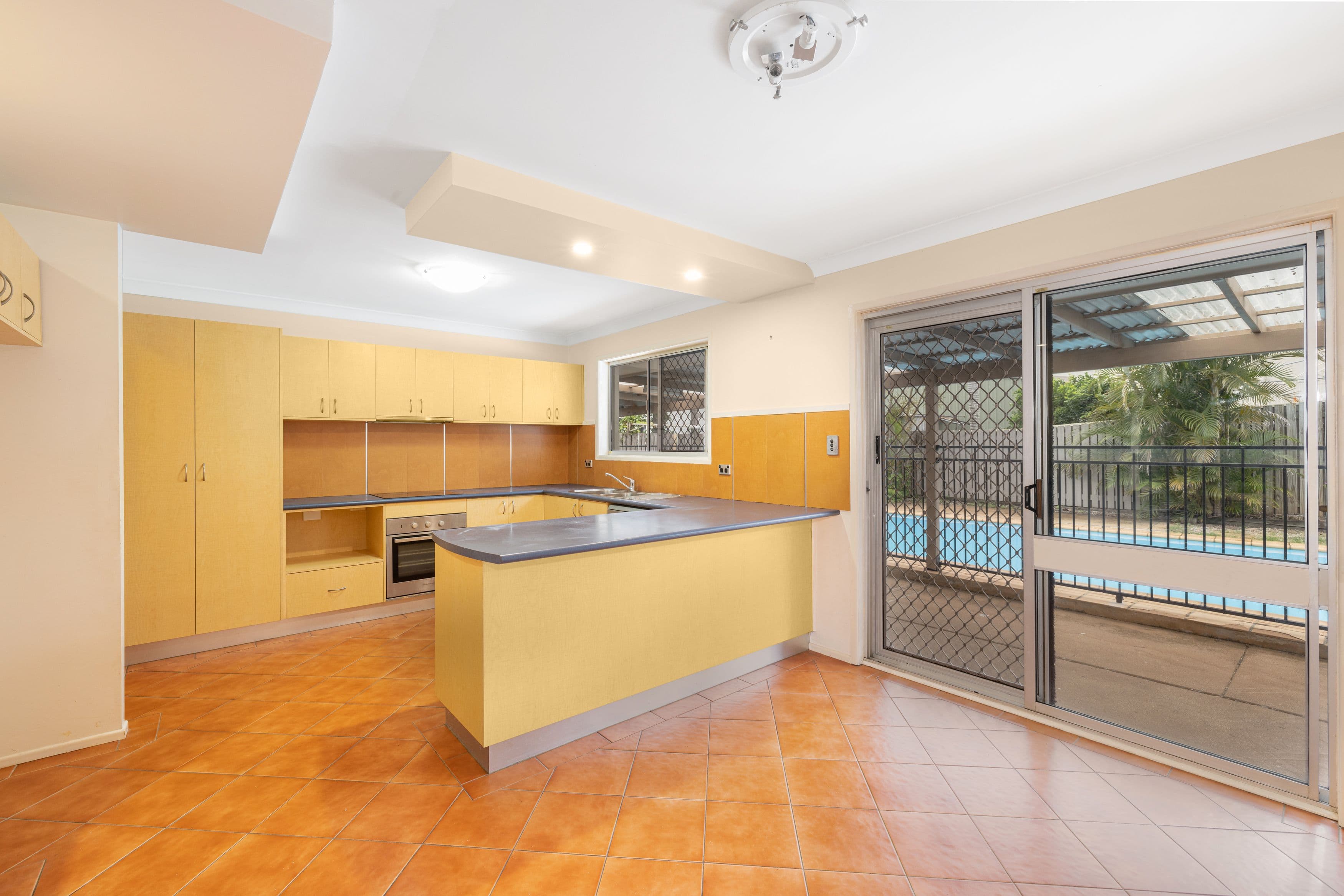 16 Amarna Street, Eight Mile Plains QLD 4113, Eight Mile Plains - Thumbnail 6
