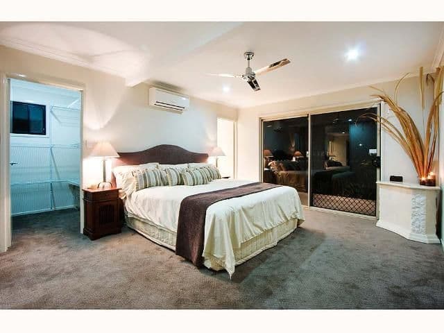 21 Savoy Drive, BROADBEACH WATERS QLD 4218, Broadbeach Waters - Thumbnail 8