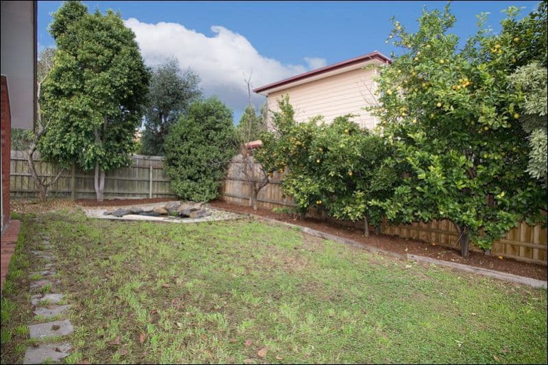 27 Charlotte Road, MILL PARK VIC 3082, Mill Park - Thumbnail 3