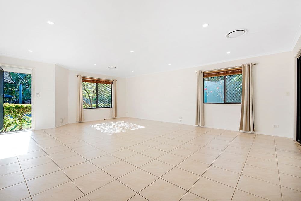 6 Whitehead Drive, Burleigh Waters QLD 4220, Burleigh Waters - Thumbnail 2