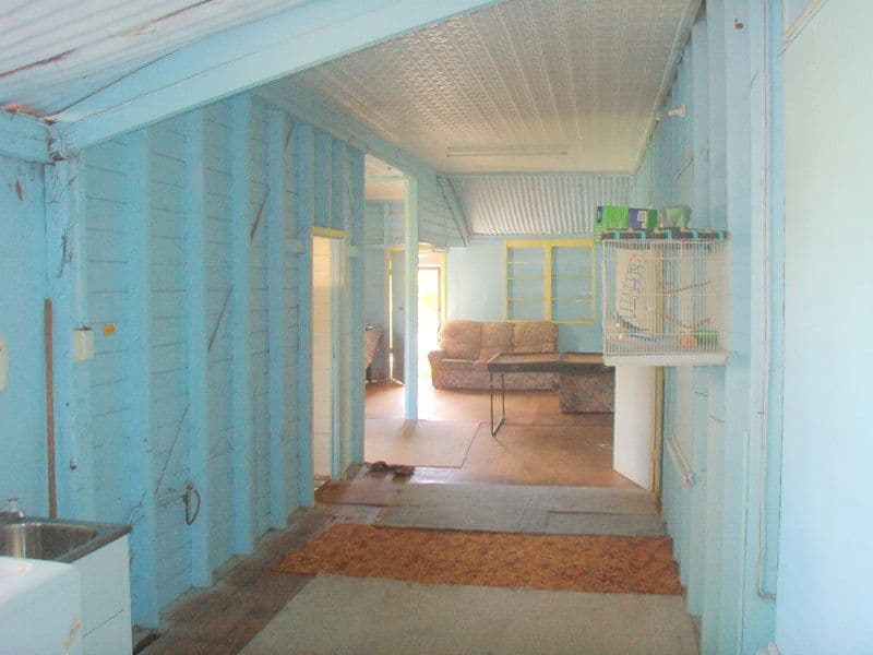 48 Galatea Street, CHARLEVILLE QLD 4470, Charleville - Thumbnail 4