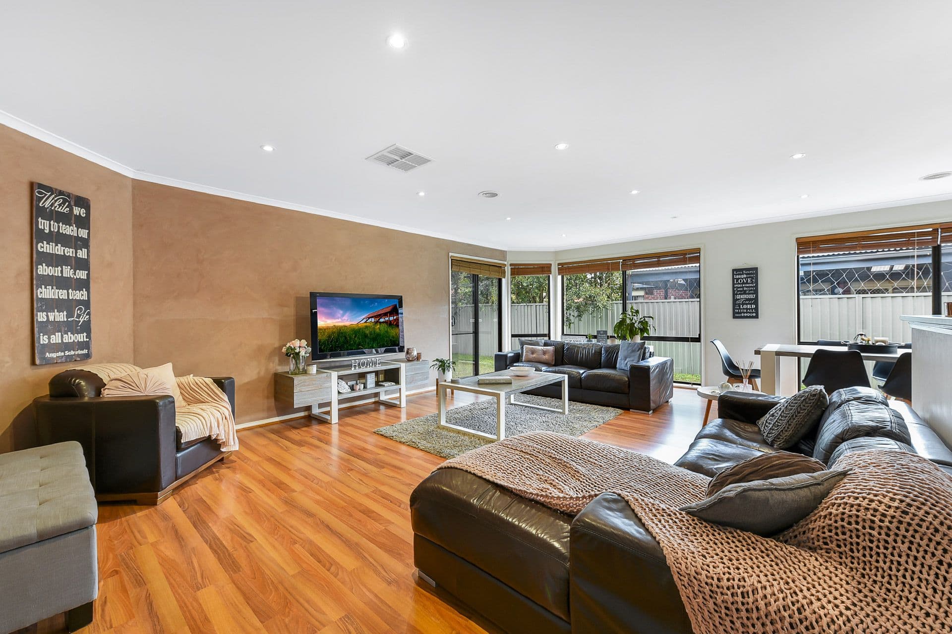 30 Masterton Place, Cranbourne East VIC 3977, Cranbourne East - Thumbnail 4