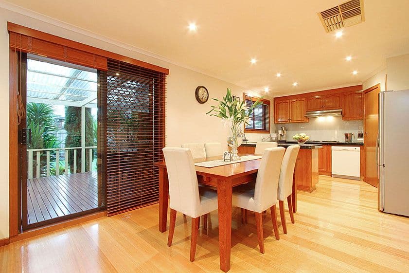 17 Hinkler Drive, MILL PARK VIC 3082, Mill Park - Thumbnail 3