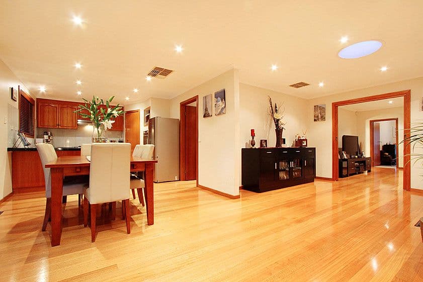 17 Hinkler Drive, MILL PARK VIC 3082, Mill Park - Thumbnail 4