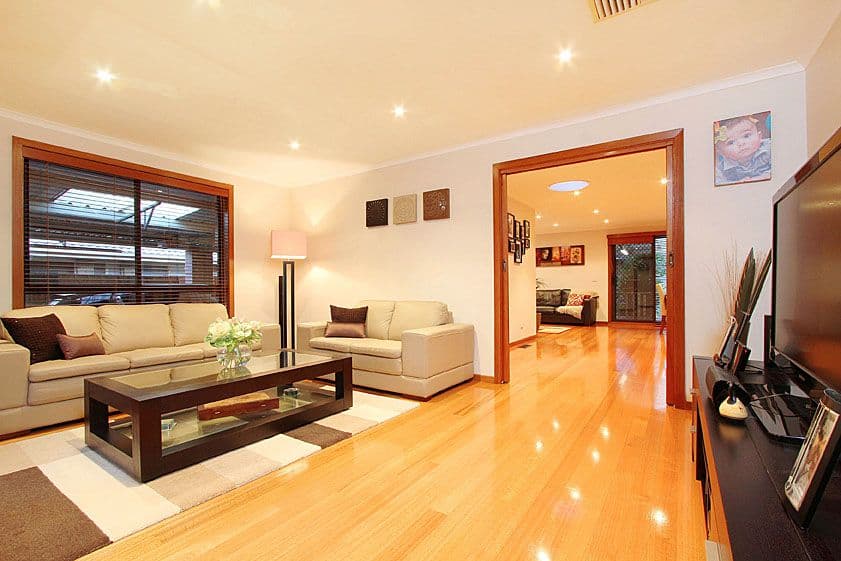 17 Hinkler Drive, MILL PARK VIC 3082, Mill Park - Thumbnail 5