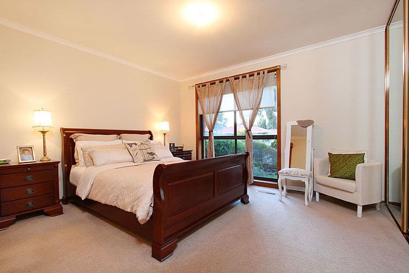 17 Hinkler Drive, MILL PARK VIC 3082, Mill Park - Thumbnail 8