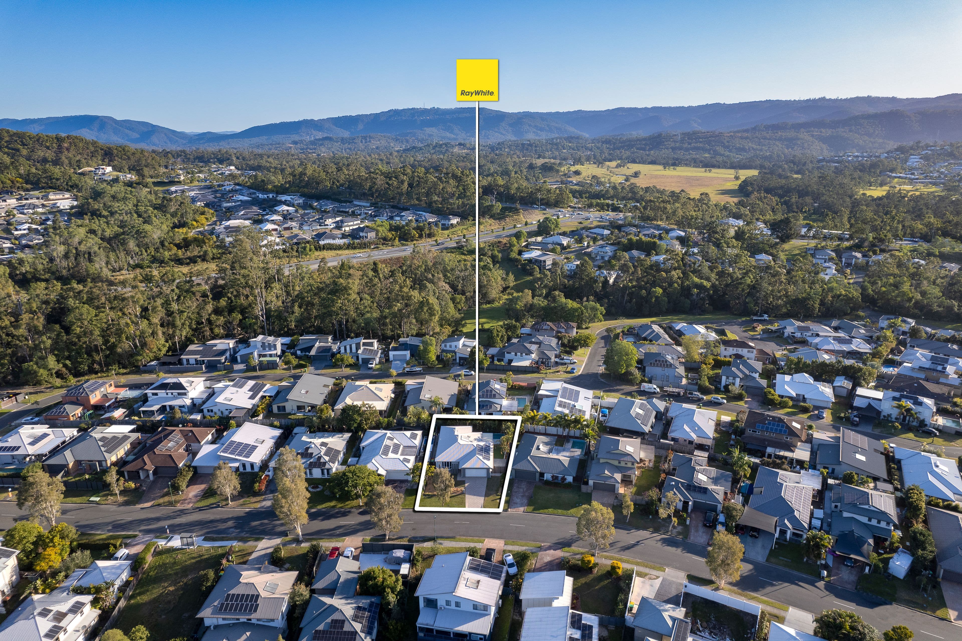 35 Cobb & Co Drive, Oxenford QLD 4210, Oxenford - Thumbnail 2