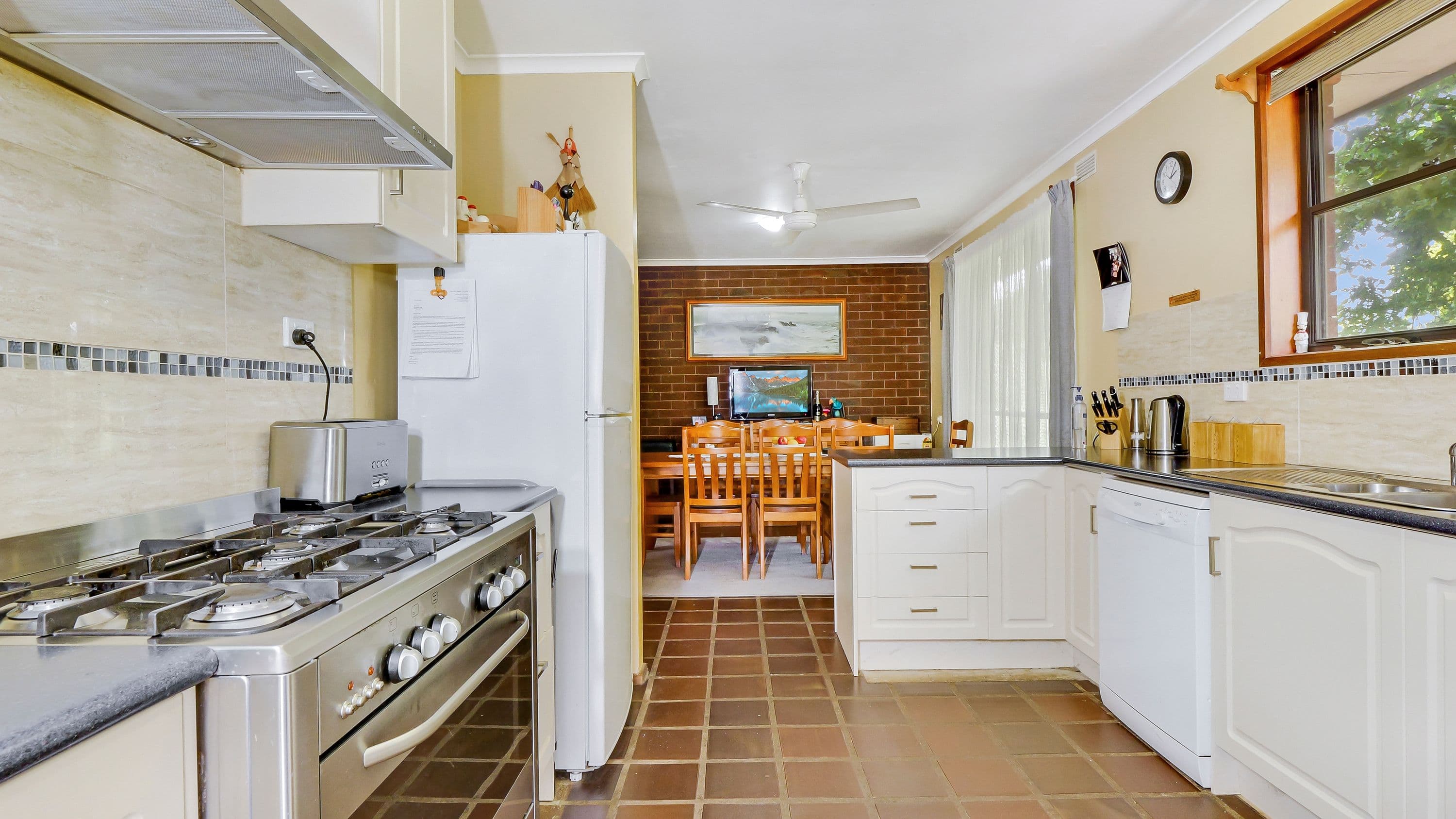 8 Longwood Road, Avenel VIC 3664, Avenel - Thumbnail 4