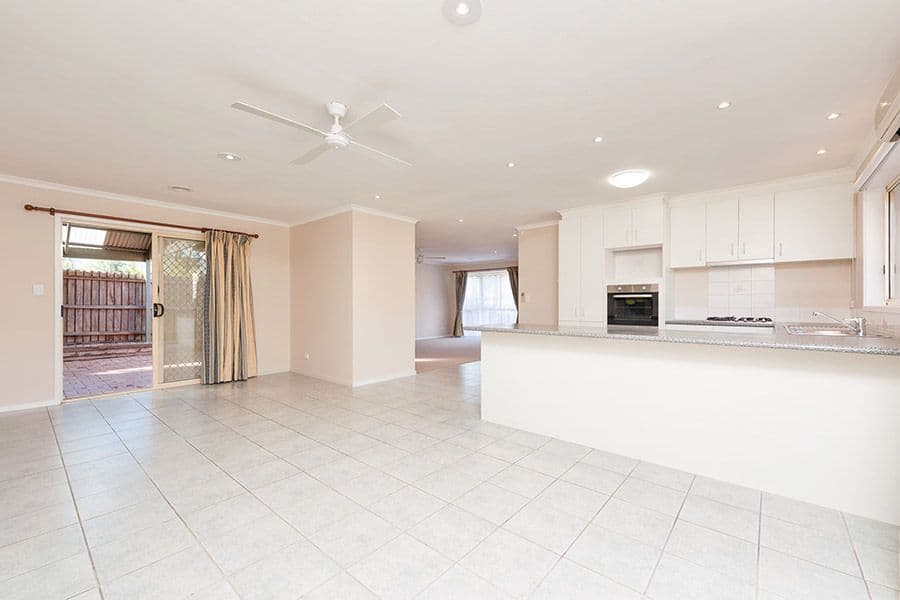 21 Cashmore Place, Roxburgh Park VIC 3064, Roxburgh Park - Thumbnail 3