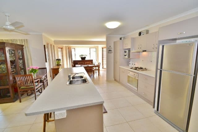 6 Heights Road, BEERWAH QLD 4519, Beerwah - Thumbnail 5