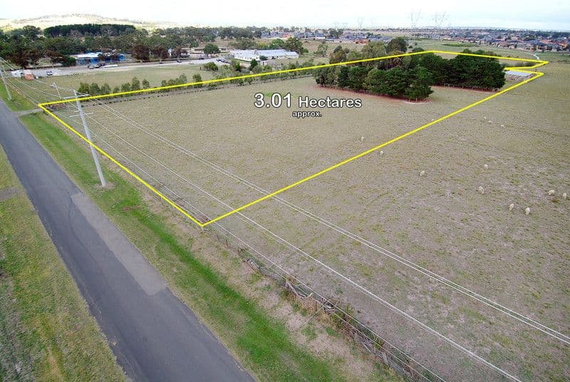 65 Harvest Home Road, EPPING VIC 3076, Epping - Thumbnail 3