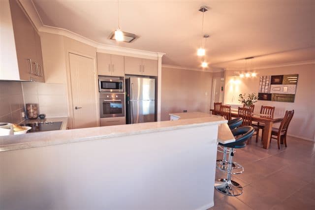 53 Smythe Drive, HIGHFIELDS QLD 4352, Highfields - Thumbnail 3
