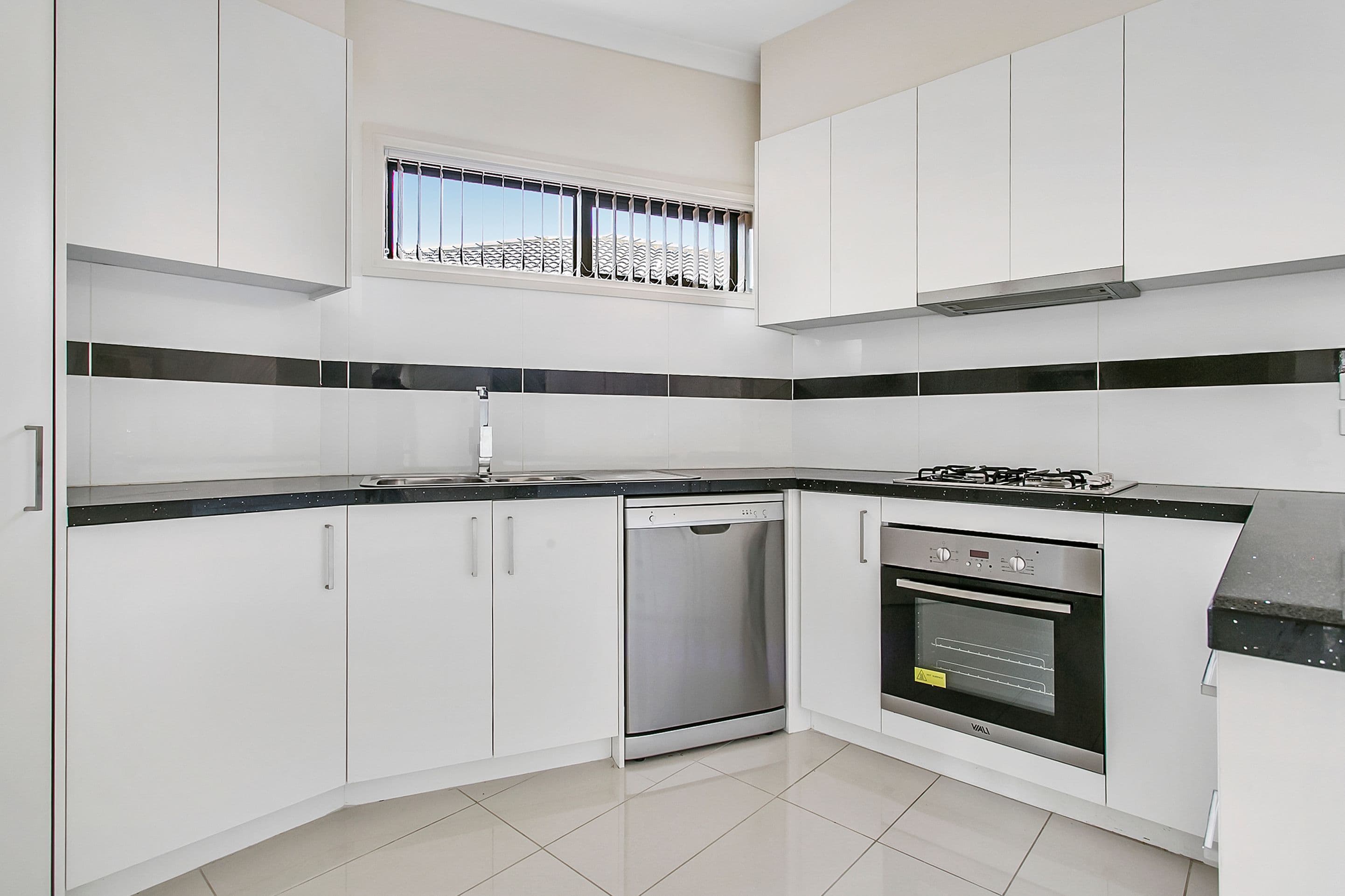 6 Bowman Street, Noble Park VIC 3174, Noble Park - Thumbnail 4