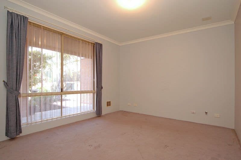 25 Simla Place, CAVERSHAM WA 6055, Caversham - Thumbnail 3