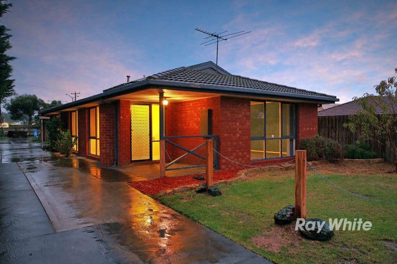 3 Lachlan Close, CRANBOURNE NORTH VIC 3977, Cranbourne North - Thumbnail 2