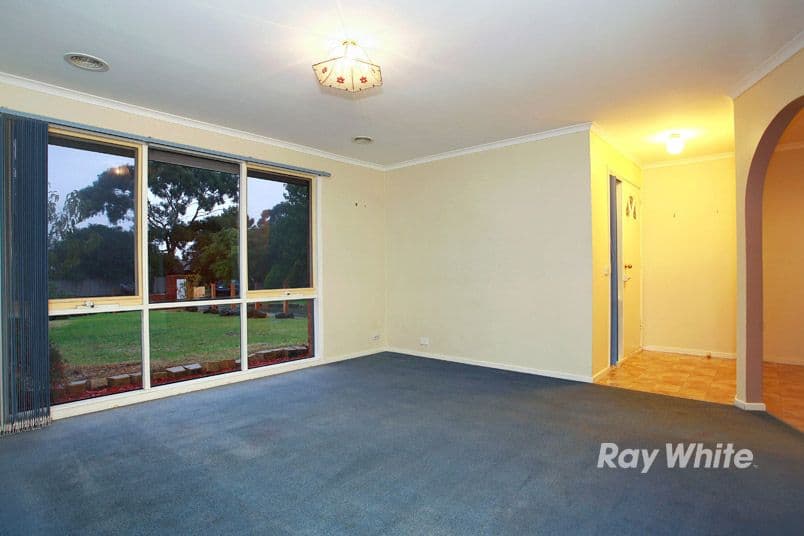 3 Lachlan Close, CRANBOURNE NORTH VIC 3977, Cranbourne North - Thumbnail 3