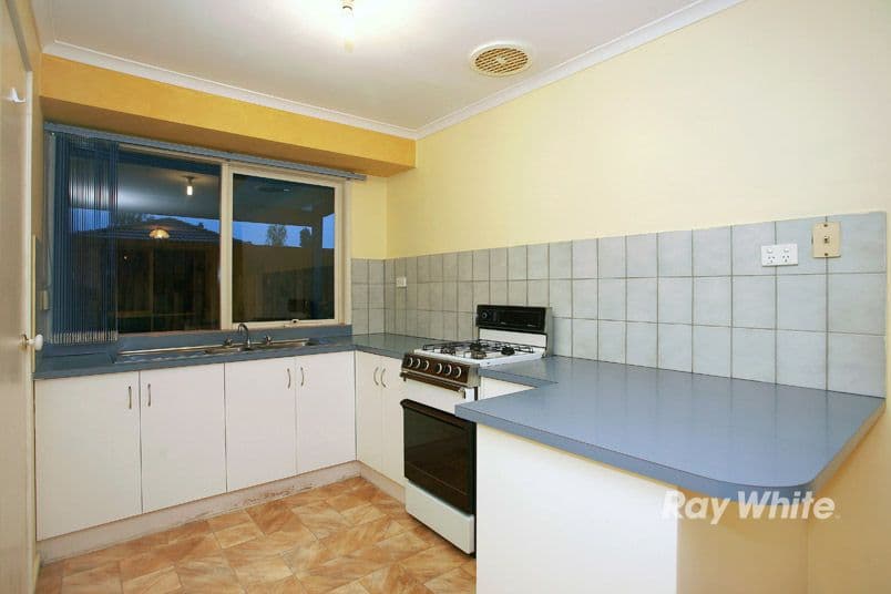 3 Lachlan Close, CRANBOURNE NORTH VIC 3977, Cranbourne North - Thumbnail 5