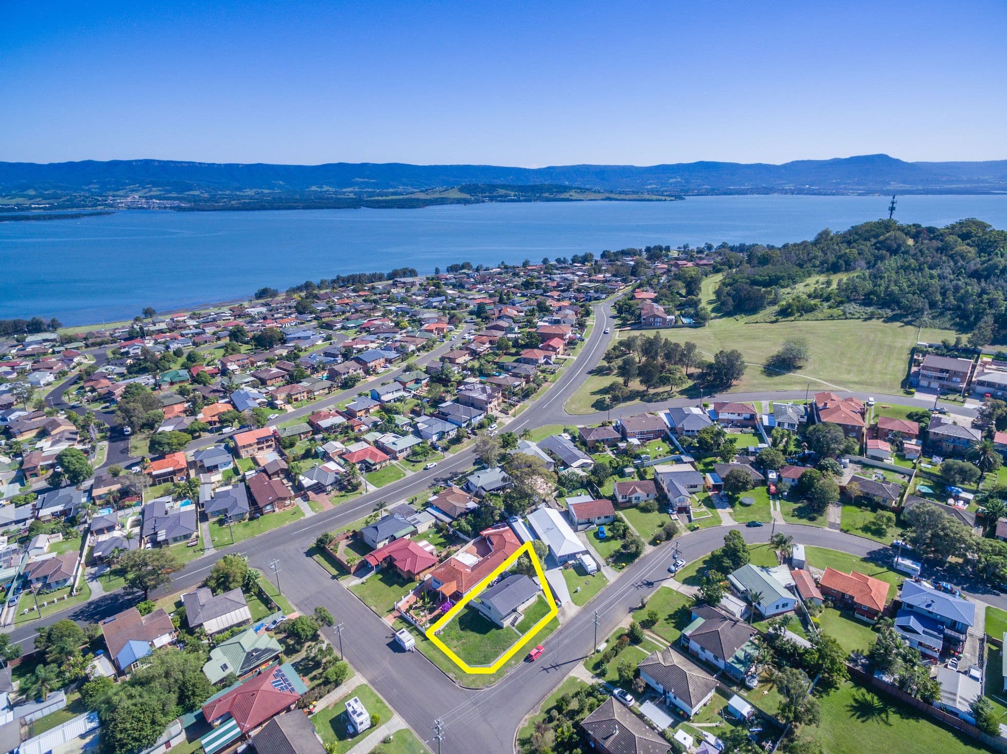 12 Rowley Avenue, Mount Warrigal - Thumbnail 2
