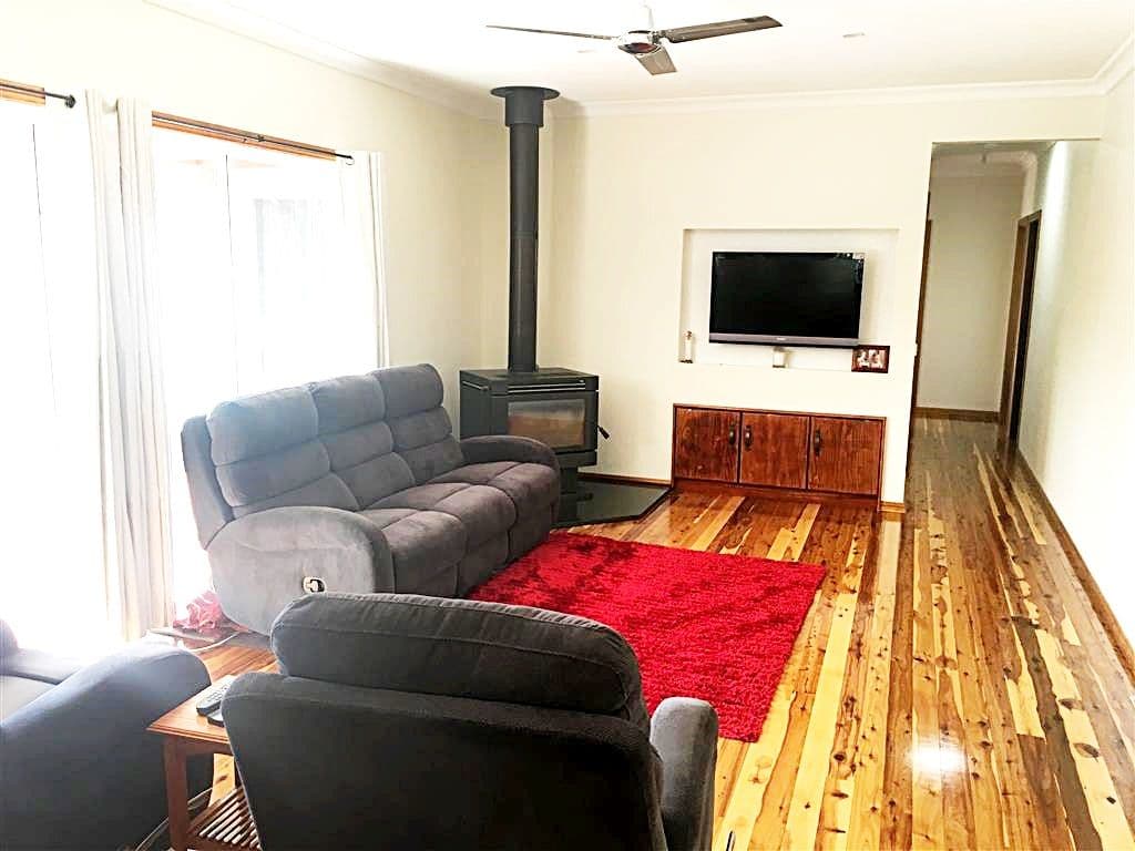 16 Bundara Crescent, Tumut - Thumbnail 6